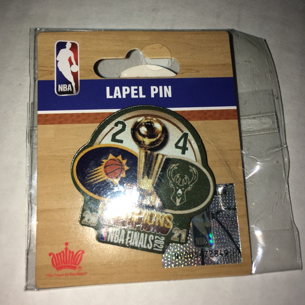 Milwaukee Bucks lapel pin #2